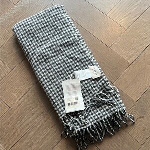 Sezane Black and White Houndstooth Scarf